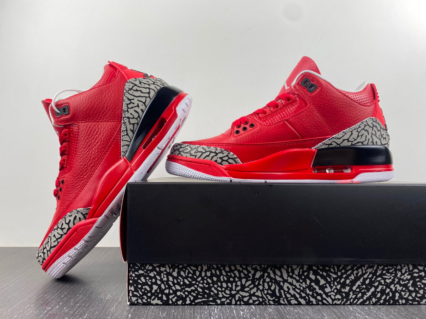 Air Jordan 3 RED