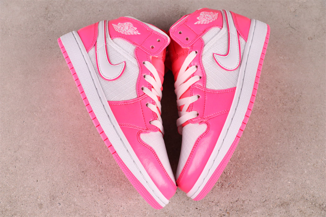 Air Jordan 1 Mid neon pink