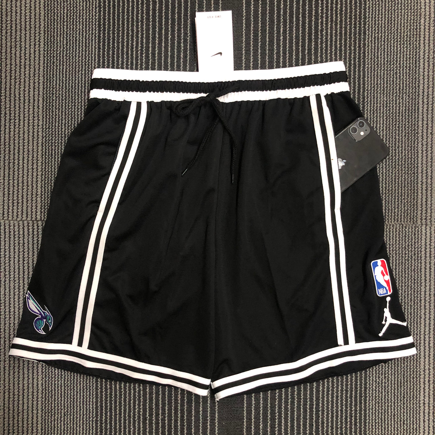 SHORTS Charlotte Hornets loose fit