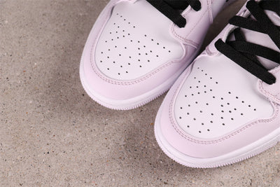 Air Jordan 1 Mid Pink white
